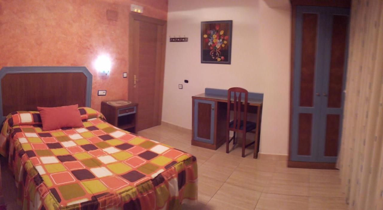 Hostal Conchi Miranda de Ebro Exteriör bild