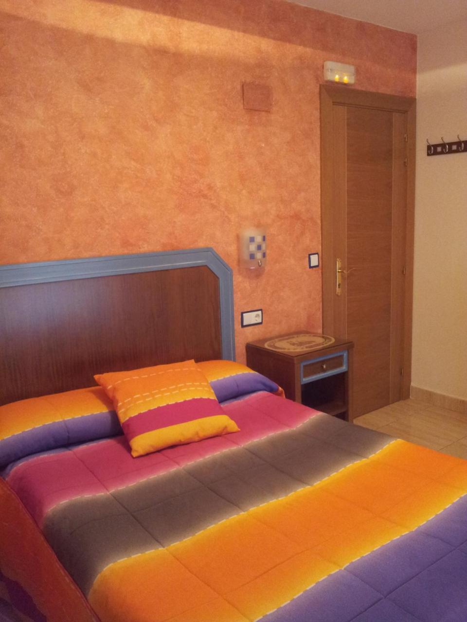 Hostal Conchi Miranda de Ebro Exteriör bild