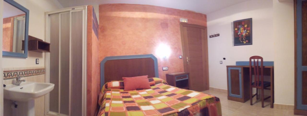 Hostal Conchi Miranda de Ebro Exteriör bild